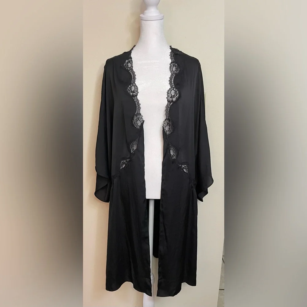 Victoria’s Secret Satin Crochet Lace-Trim Kimono Robes Cover-Up. size XS/S. NWT - Picture 9 of 17